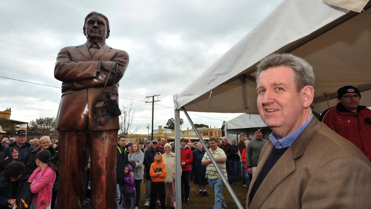 NSW Premier Barry O'Farrell at the unveiling of the Ray Warren statue in Junee in 2011. Picture: Michael Frogley