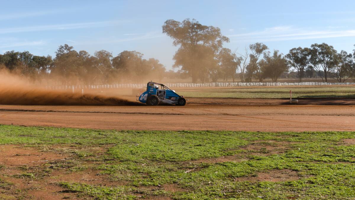 A modern sprintcar on loan from a Sydney club, tearing up the Illabo Motorsport Park. Picture: Emma Horn.