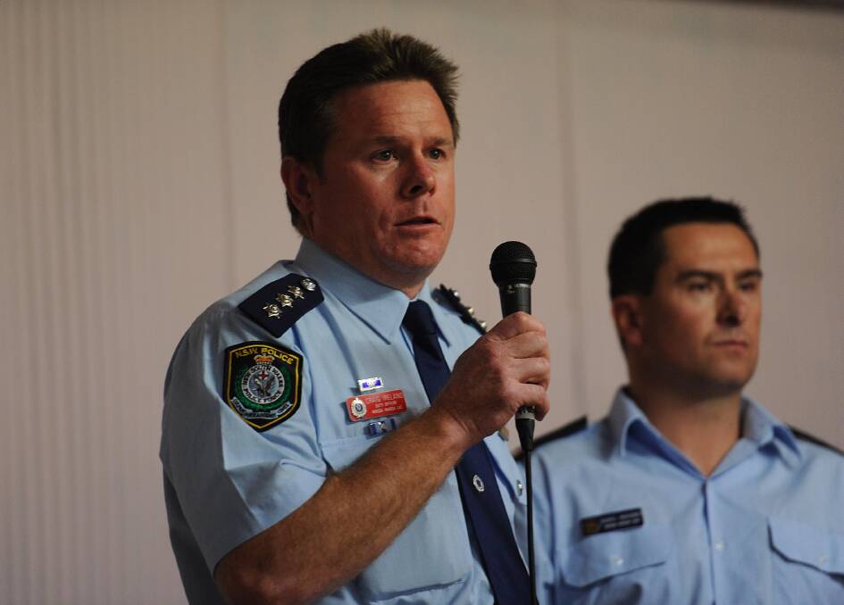 FLASHBACK: Craig Ireland addresses North Wagga residents after the flood in 2010. 