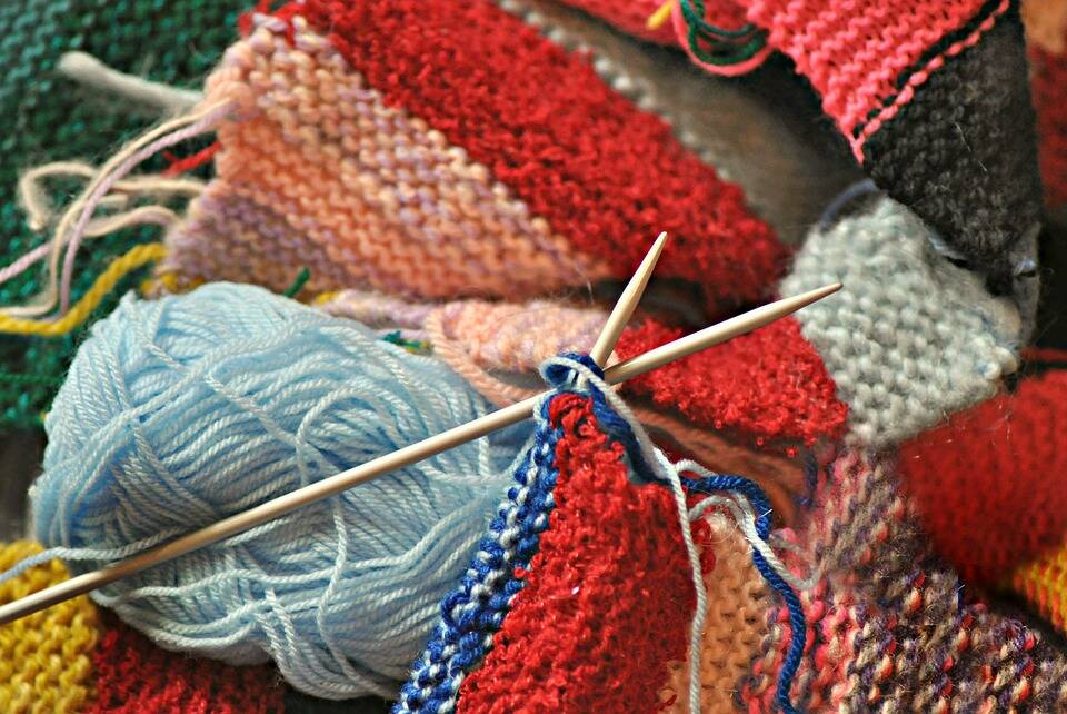 Junee Library is hosting an event to knit and gather blankets for charity Wrap With Love. Picture: Creative Commons