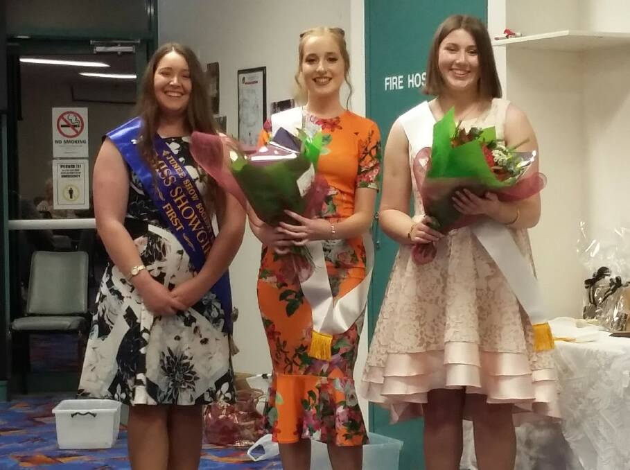 Caroline Duddy (2016 Junee Showgirl) with this year's entrants Brittney Longmore and Hannah Turner