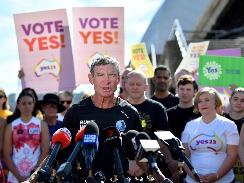 Pat Farmer arrived in Sydney as part of a run around Australia in support of the voice referendum. (Bianca De Marchi/AAP PHOTOS)