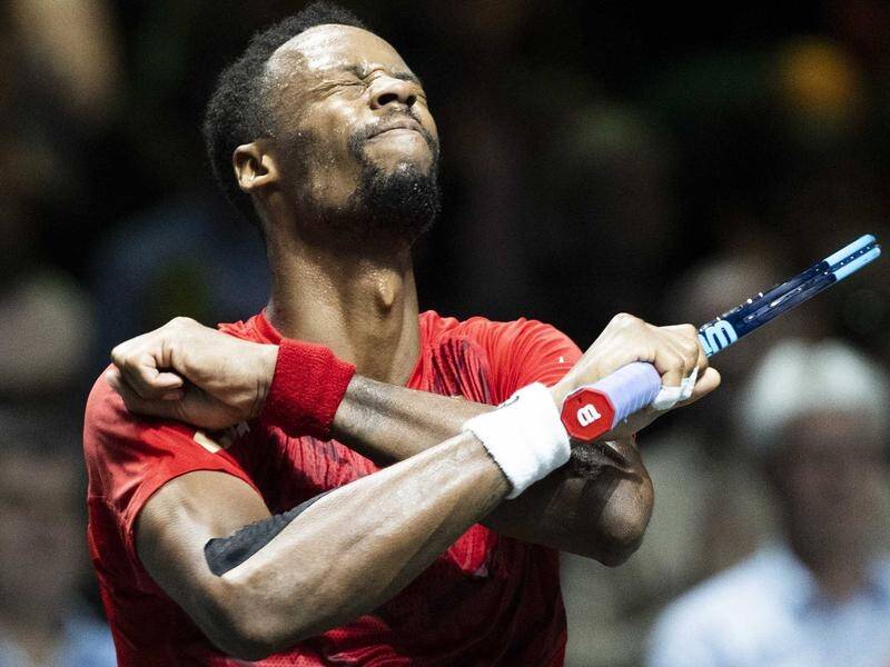 Frenchman Gael Monfils has defended his Rotterdam Open crown against Felix Auger-Aliassime.