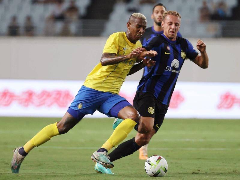 A hat-trick from Andersen Talisca (left) helped Al-Nassr to a 3-2 win in the Asian Champions League. (EPA PHOTO)