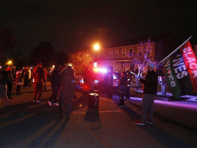 Protesters have gathered at the scene where police shot dead a teenage girl in Columbus, Ohio.