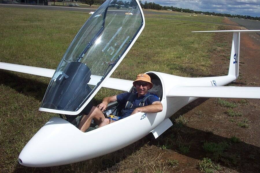 SMOOTH SAILING: Scott Lennon pictured above in his LS-8 Glider that he will be competing in next month. Picture: Contributed
