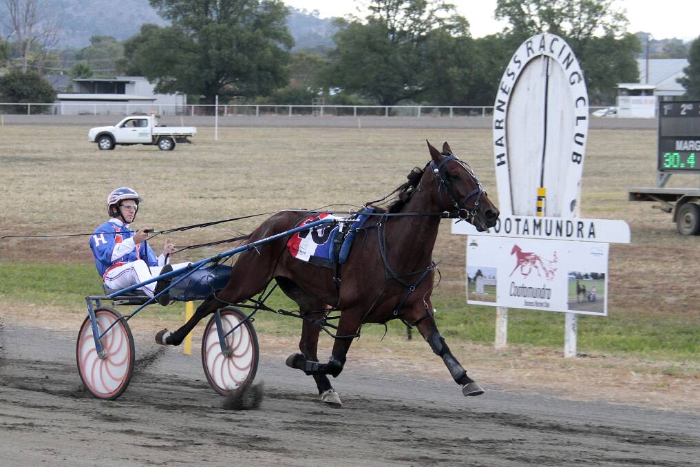 NO LONGER: Strathlachlan Andy crosses the line clear in front with driver James Harding to win the Wattle Time Cup in 2016. Picture: Kelly Manwaring